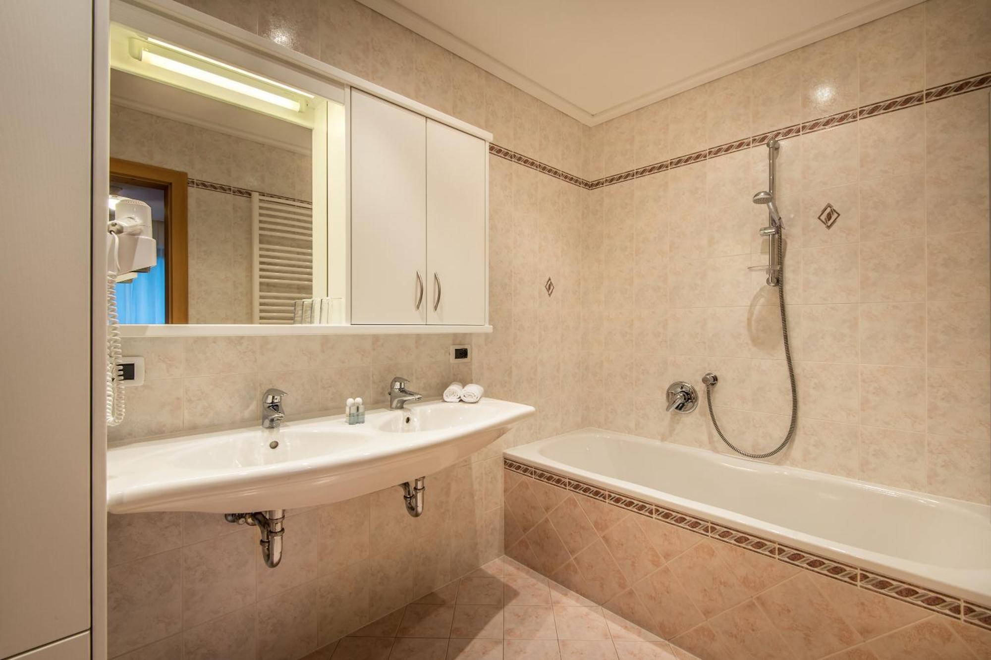 לה וילה Chalet Prades Dolomiti Lodges מראה חיצוני תמונה